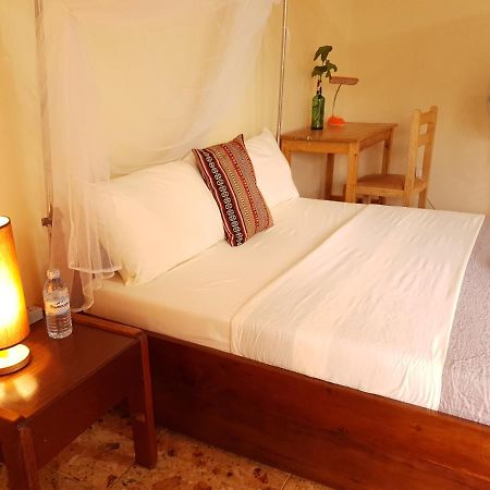 Annas Bed And Breakfast Entebbe Extérieur photo