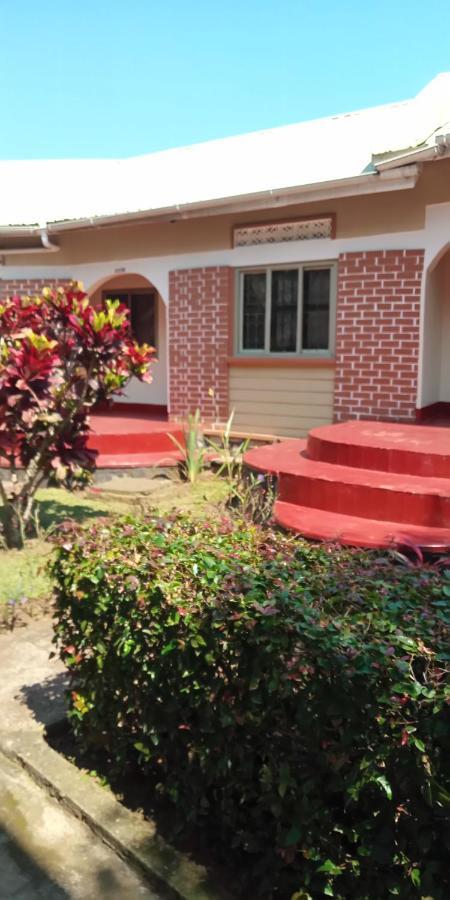Annas Bed And Breakfast Entebbe Extérieur photo