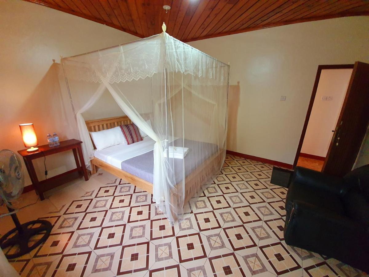 Annas Bed And Breakfast Entebbe Extérieur photo