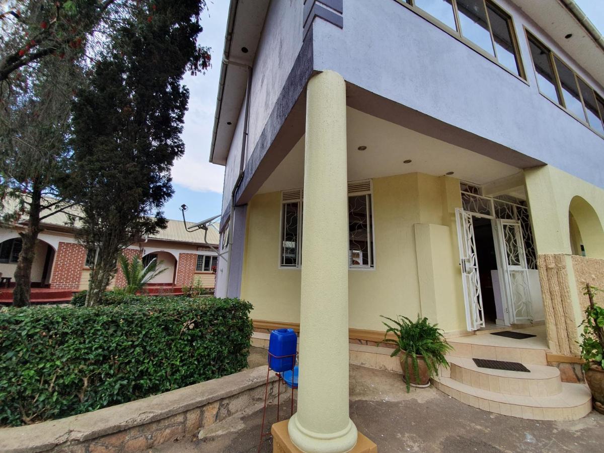 Annas Bed And Breakfast Entebbe Extérieur photo