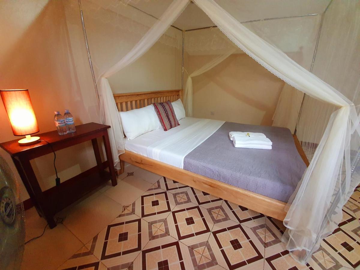 Annas Bed And Breakfast Entebbe Extérieur photo