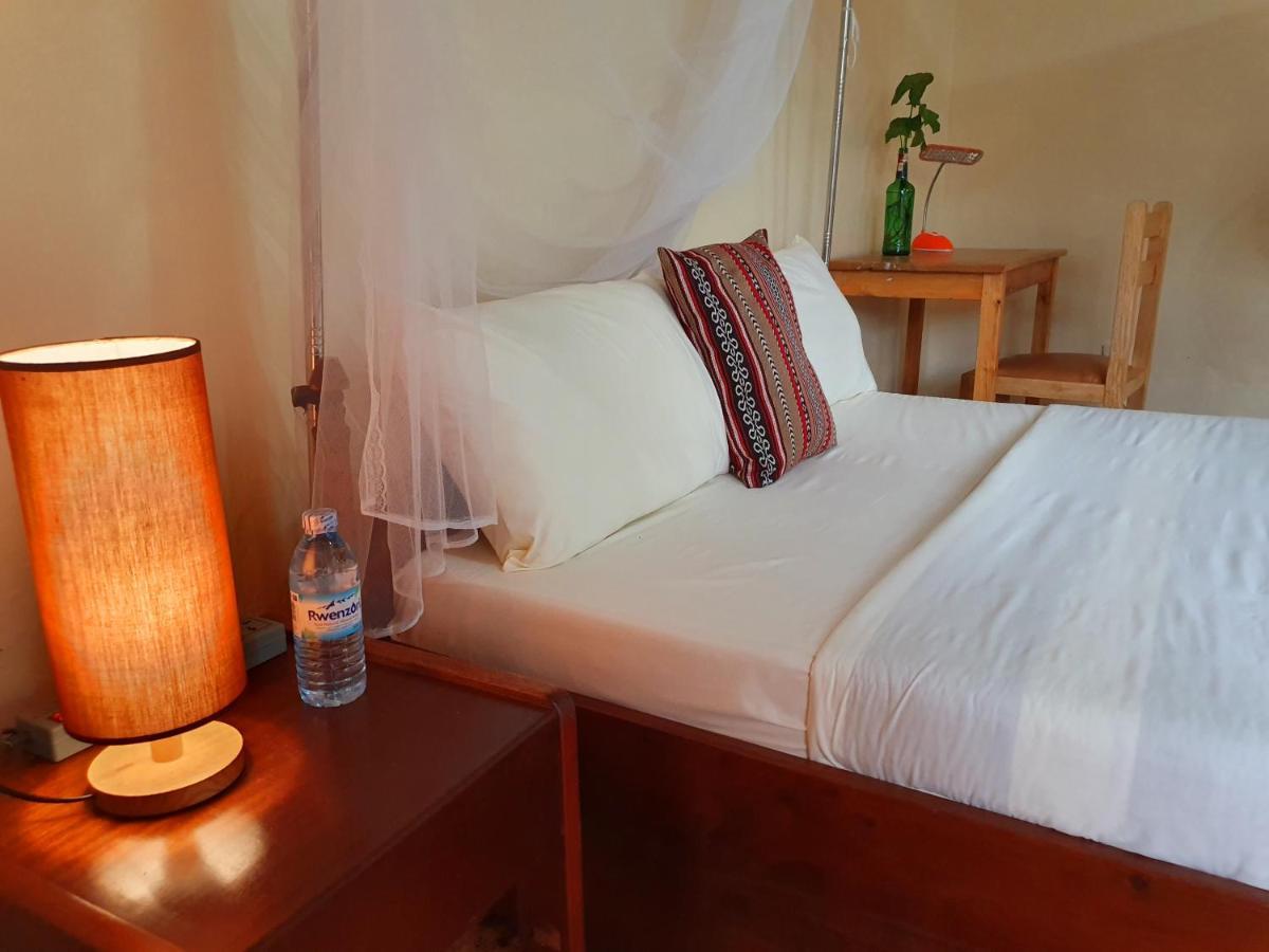 Annas Bed And Breakfast Entebbe Extérieur photo