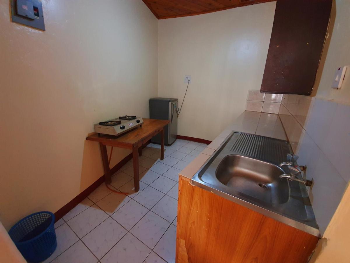 Annas Bed And Breakfast Entebbe Extérieur photo