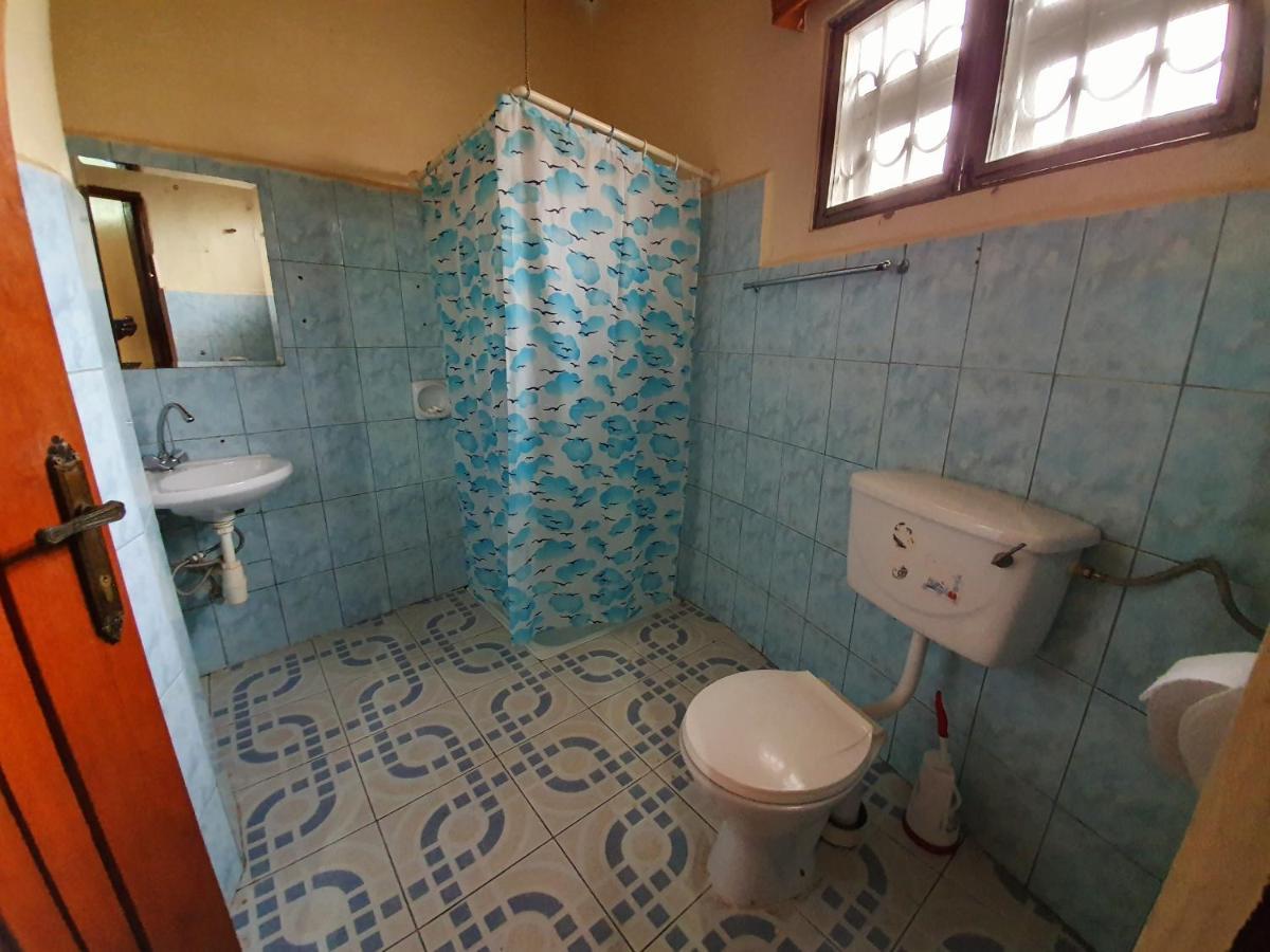 Annas Bed And Breakfast Entebbe Extérieur photo