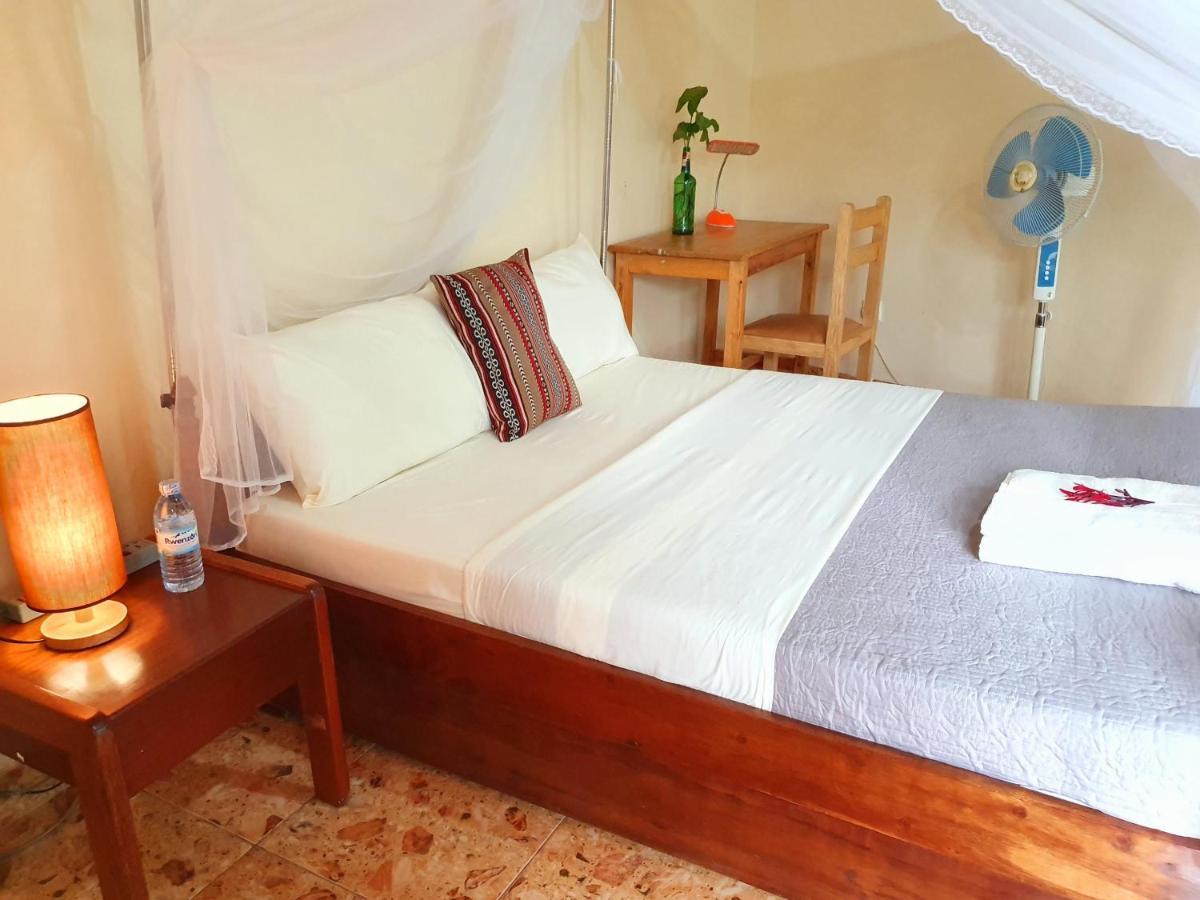 Annas Bed And Breakfast Entebbe Extérieur photo